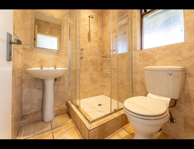 1 BEDROOM APARTMENT FOR SALE IN LONEHILL